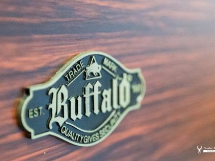 Ingerichte ontspanningsruimte met Pooltafel en digitale games durbuy chalet Faro